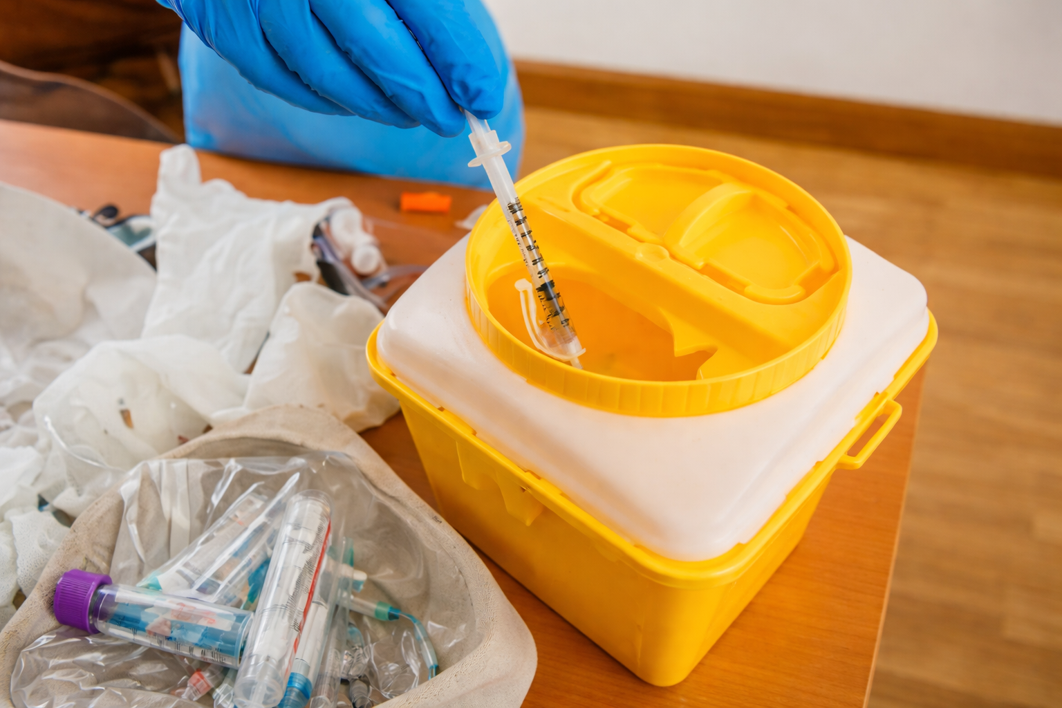 Medical waste collection in Dubai with proper sharps disposal using approved safety container